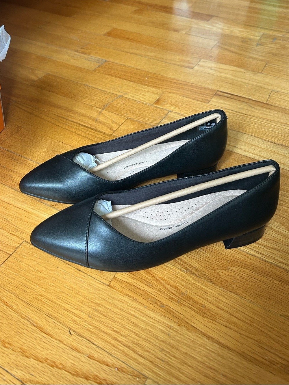 Clarks Black Leather Natalyn Wish Ballet Flat